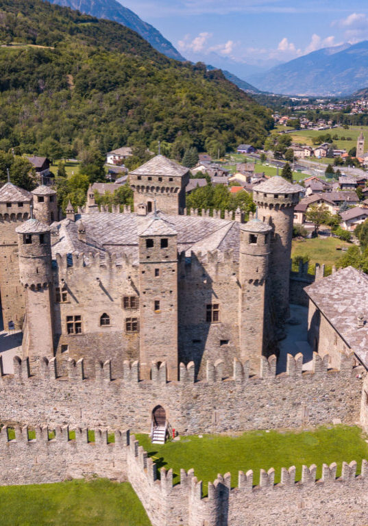La magia del castello di Fenis e Aosta